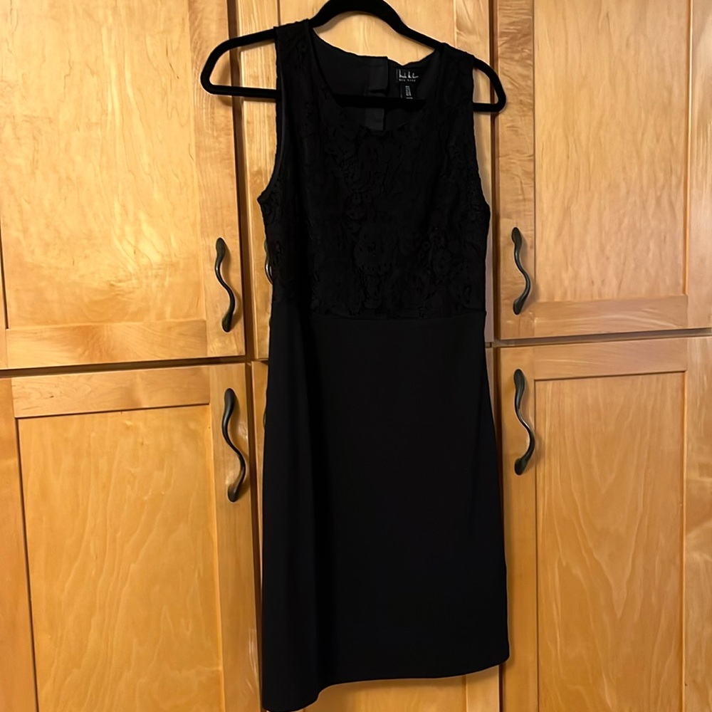 Nicole Miller black dress lace overlay bodice, gold/pearl buttons in back size 6